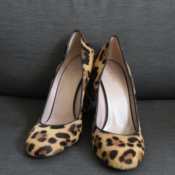Gucci Pony Hair Leopard Print Closed Toe Wedges - Picture 2 of 7